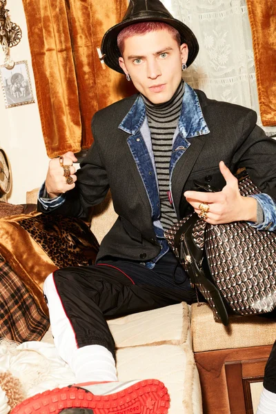 Look 15